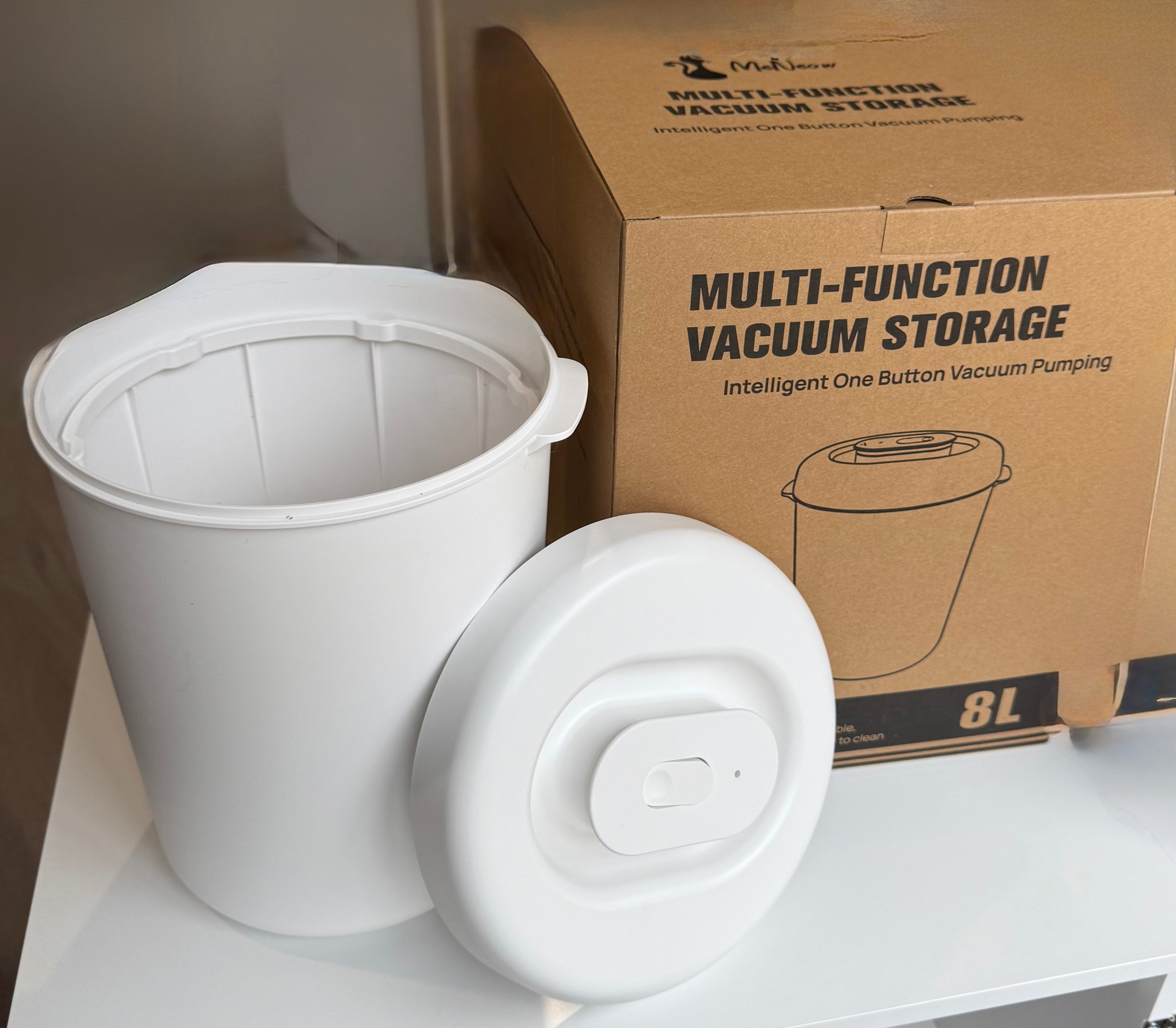 MeNeow FoodFresh Vacuum Sealed Tub - 8Ltrs
